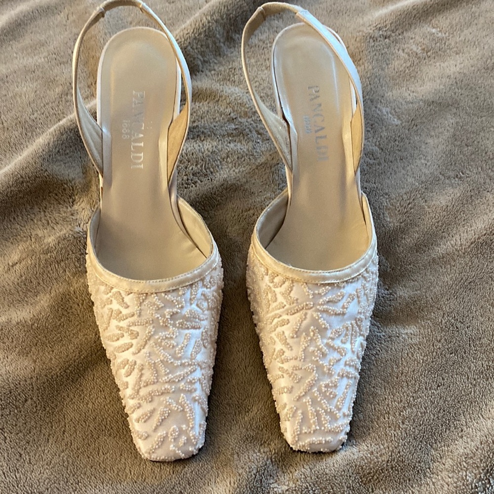 Beautiful like new Pancaldi 1888 Evening beaded shoes.